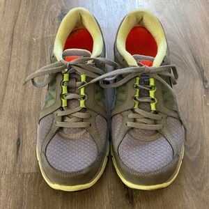 Women’s Nike’s size 9